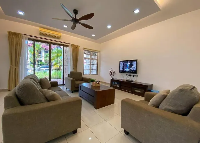 Teluk Cempedak Semi-D House 19Pax By Iconique