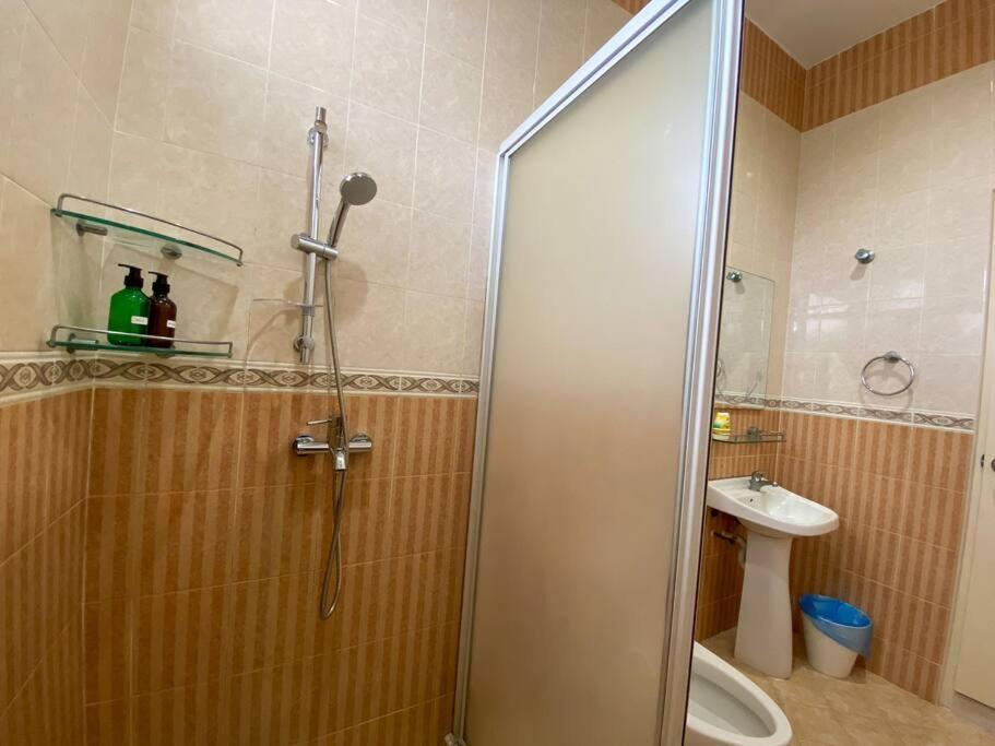 Holiday home Teluk Cempedak Semi-d House 19pax By Iconique *