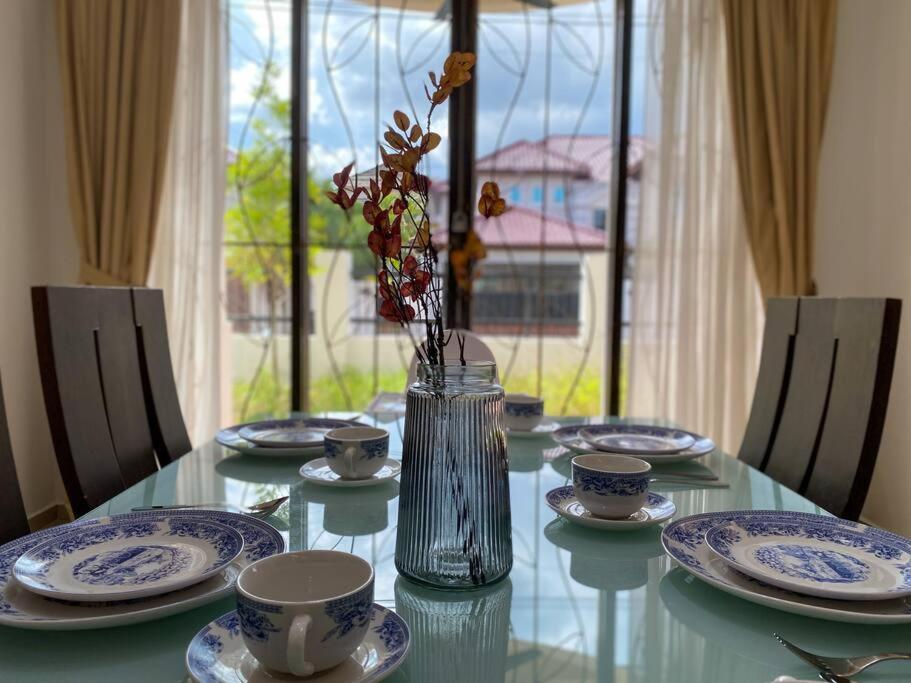 Teluk Cempedak Semi-d House 19pax By Iconique Holiday home Kuantan