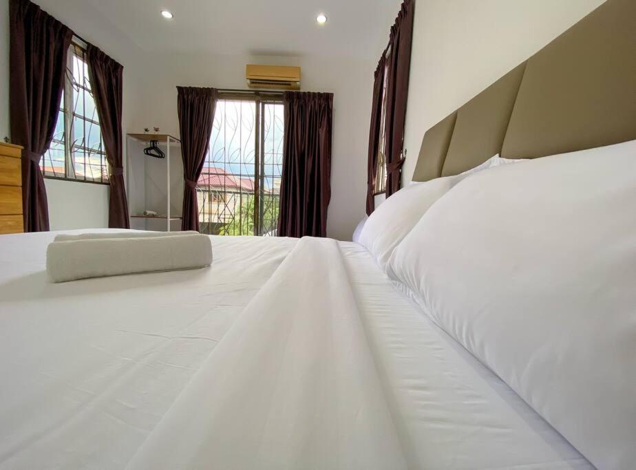 Teluk Cempedak Semi-d House 19pax By Iconique