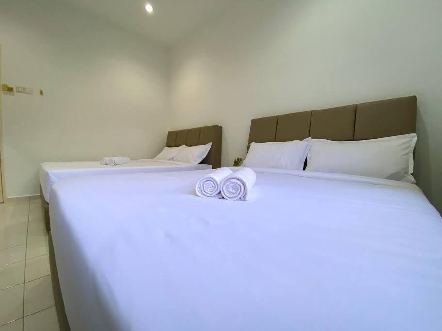 Teluk Cempedak Semi-d House 19pax By Iconique Holiday home Kuantan