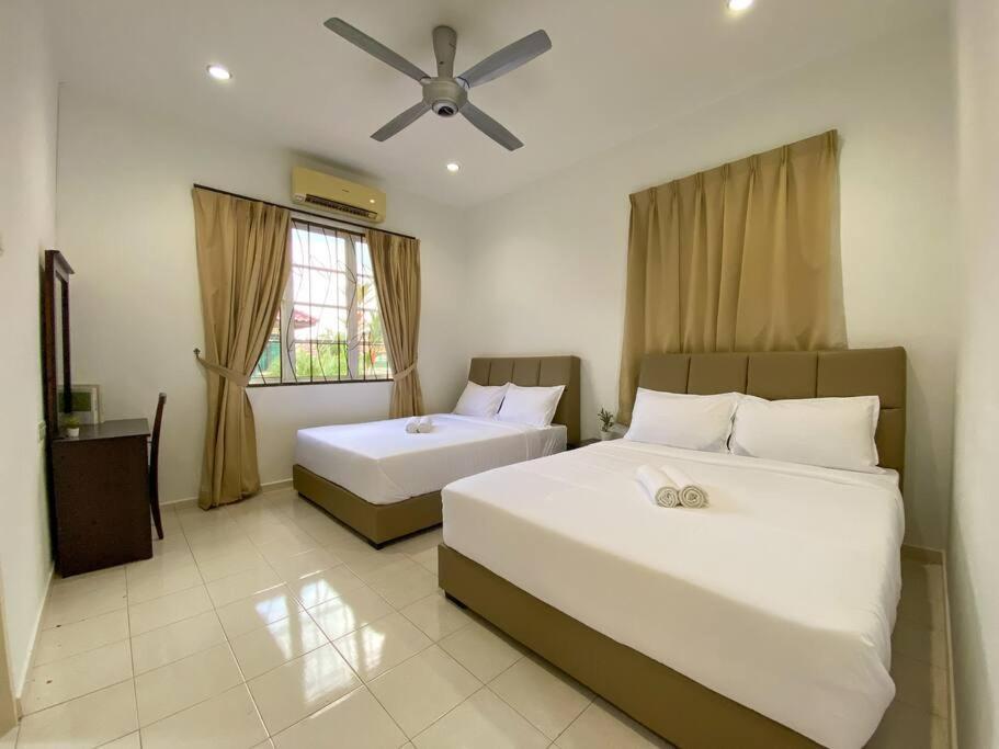 Teluk Cempedak Semi-d House 19pax By Iconique * Kuantan
