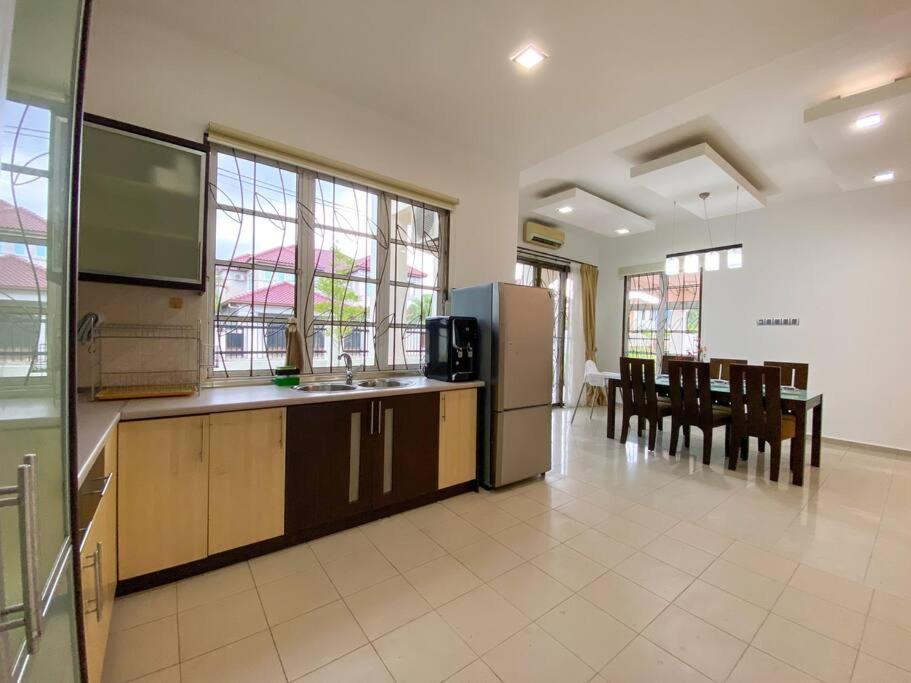 Teluk Cempedak Semi-d House 19pax By Iconique Holiday home *